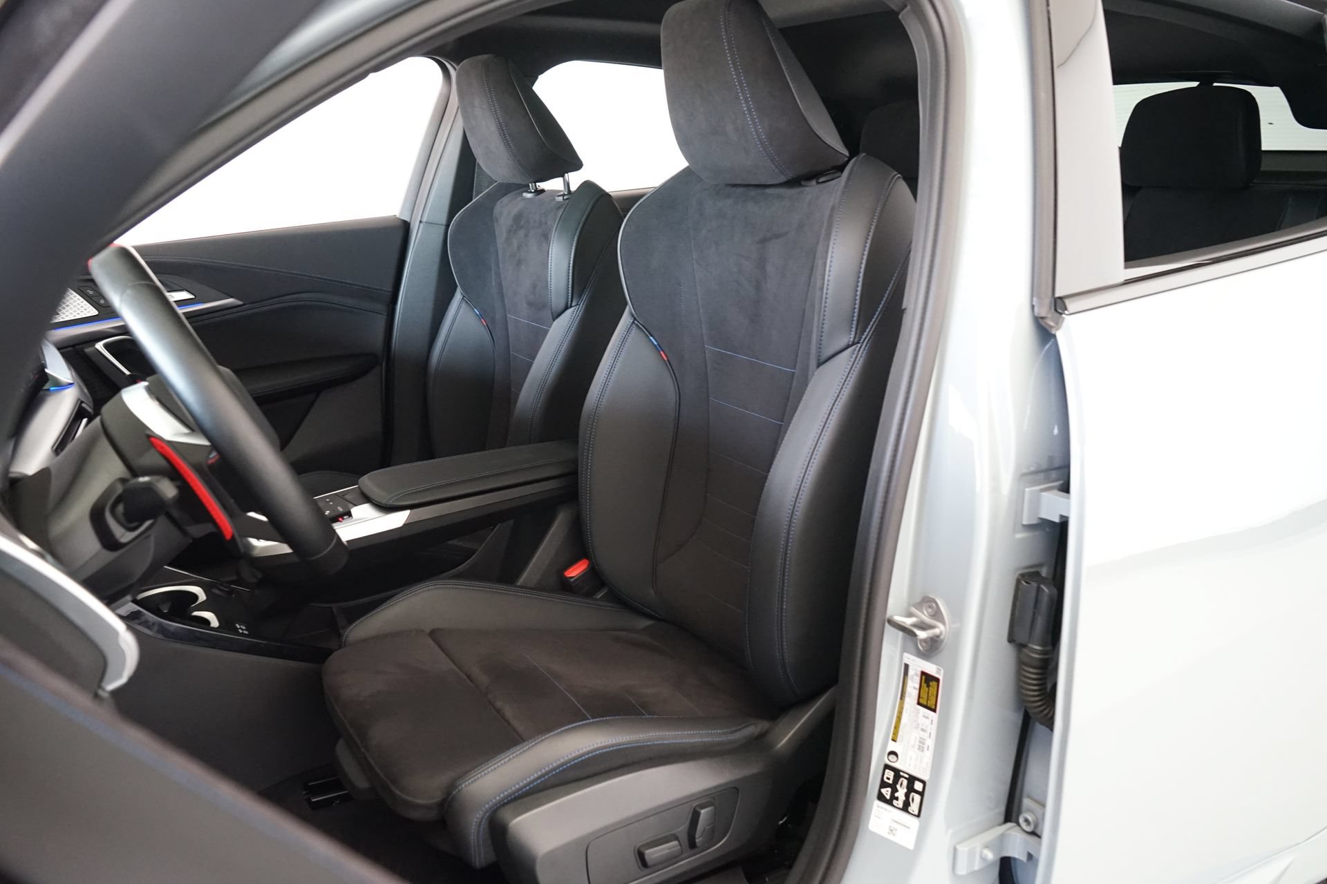 Used 2024 BMW X2 M35i AWD/4WD image 3
