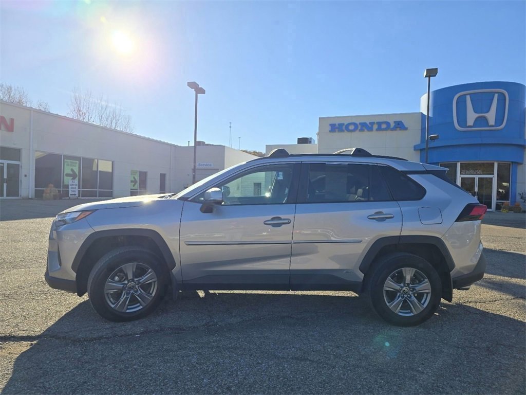 Used 2024 Toyota RAV4 LE image 10