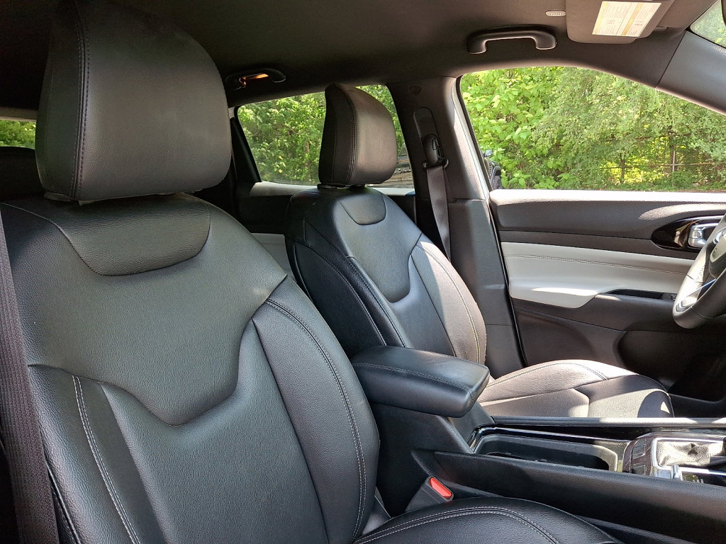 Used 2025 Jeep Compass Limited AWD/4WD image 13