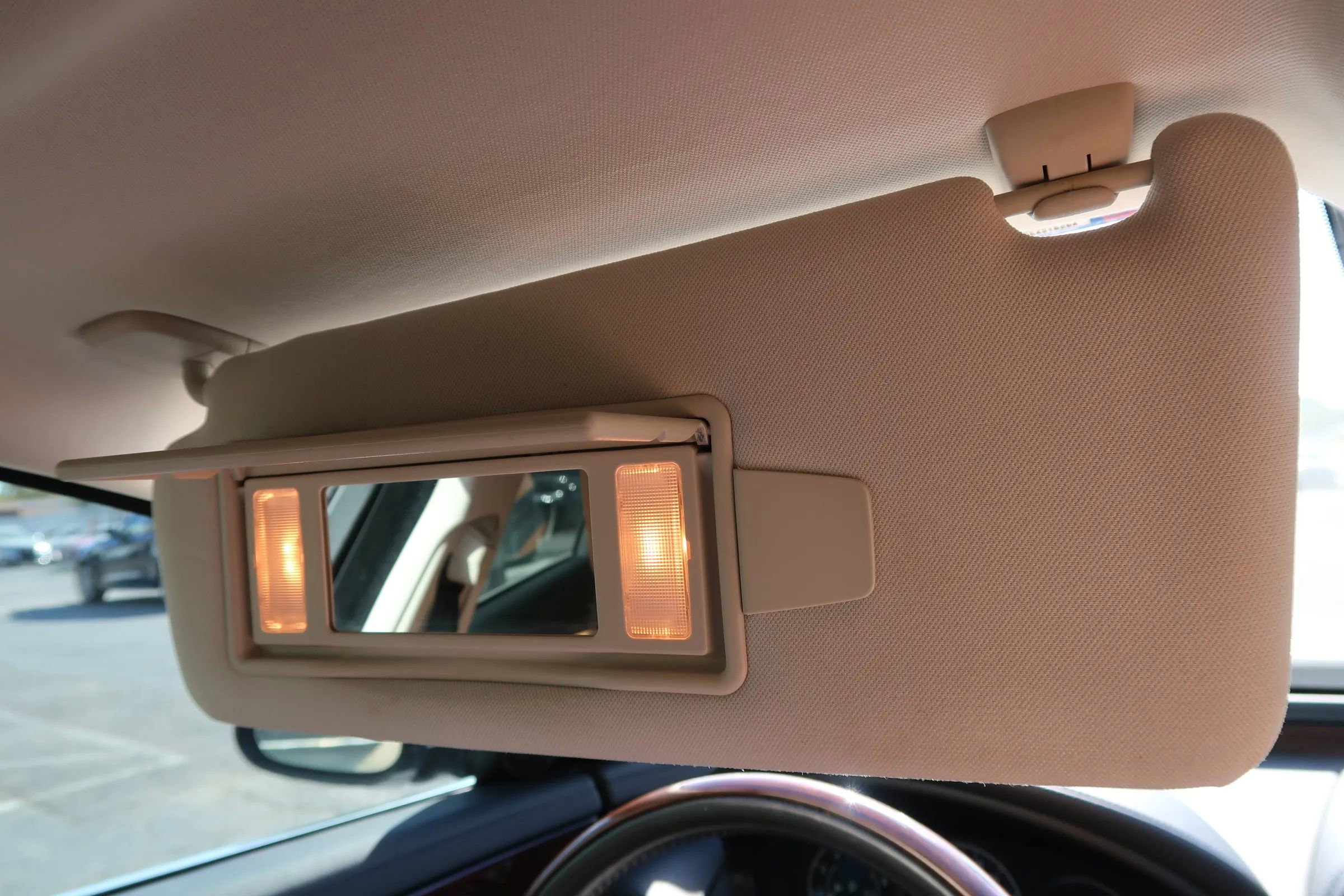 Used 2019 Jaguar XJ R-Sport image 40