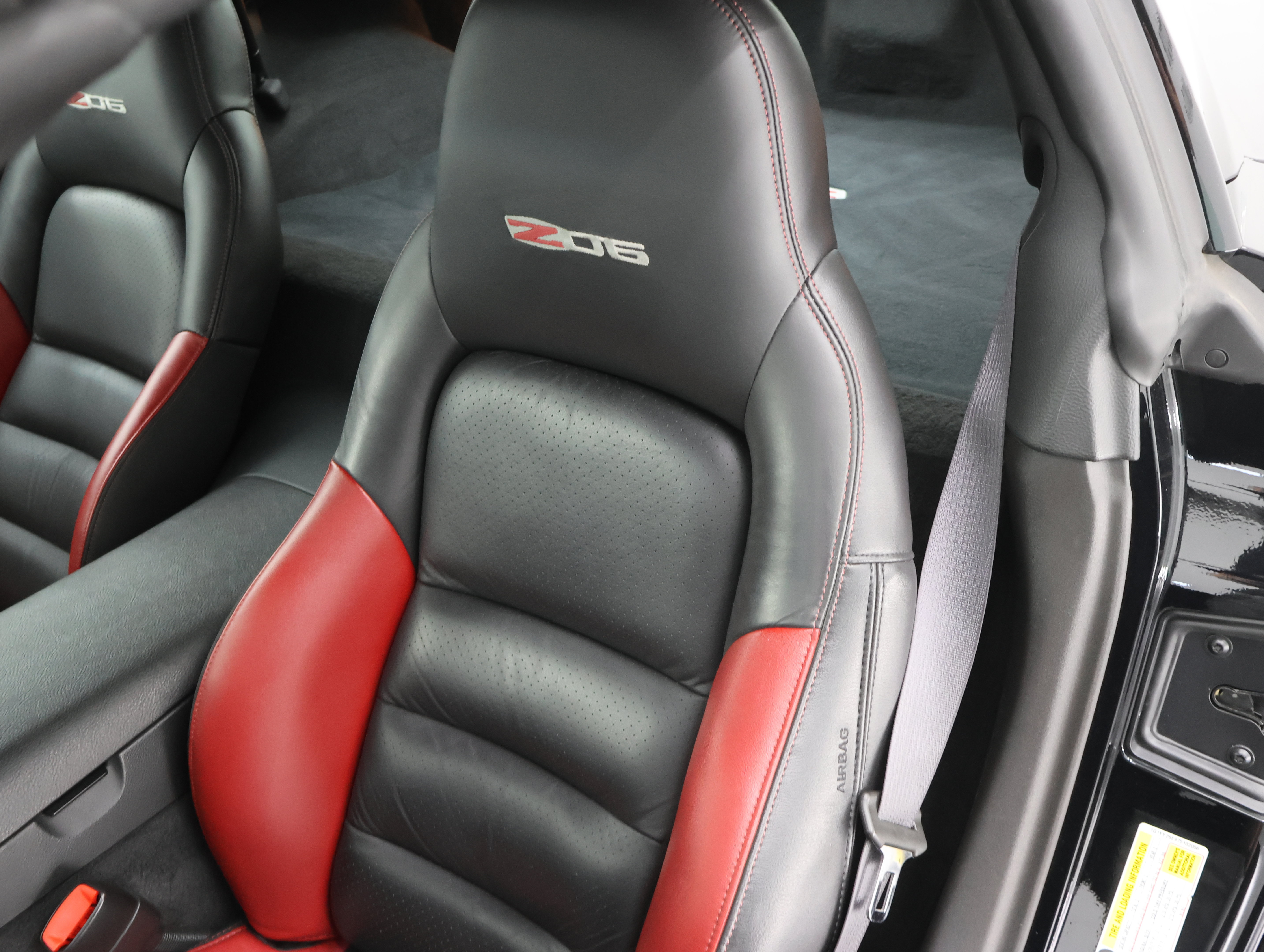 Used 2007 Chevrolet Corvette Z06 w/ Preferred Equipment Group RWD image 36