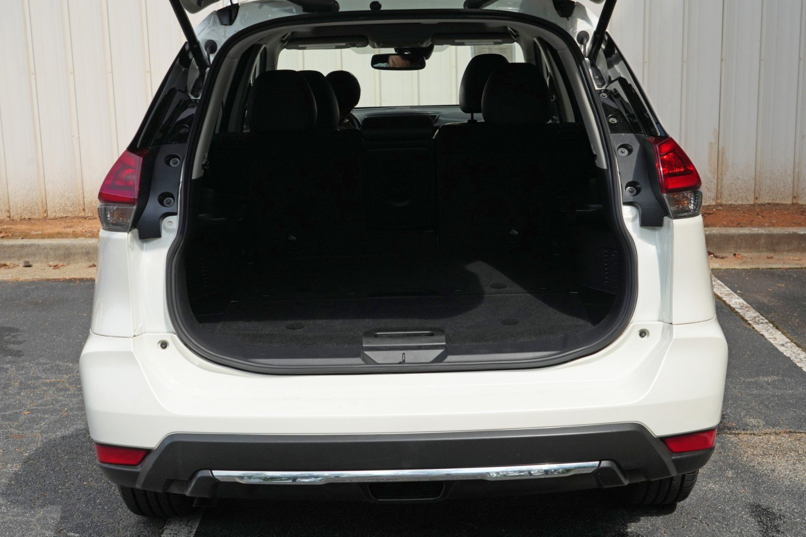 Used 2018 Nissan Rogue SL w/ Premium Package AWD/4WD image 9