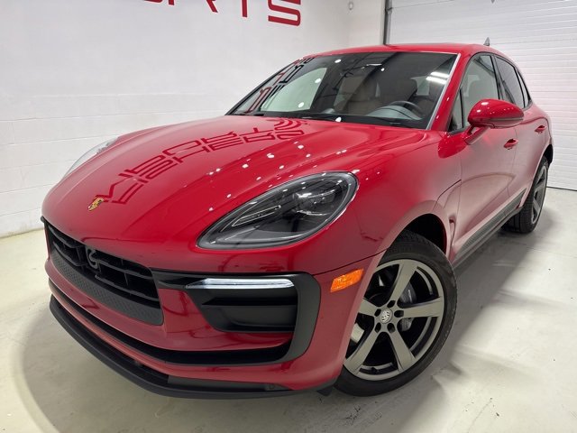 Used 2025 Porsche Macan Turbo image 2