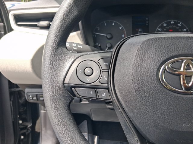Used 2025 Toyota Corolla LE FWD image 17