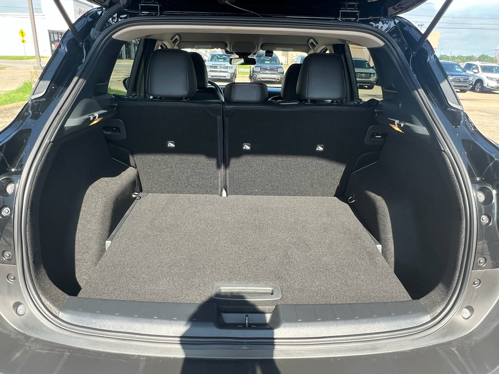 Used 2025 Nissan Kicks SR FWD image 31