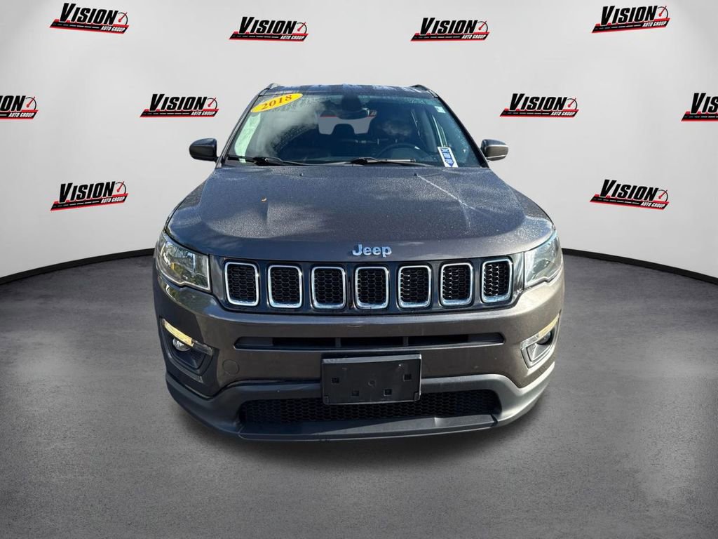 Used 2018 Jeep Compass Latitude w/ Cold Weather Group image 2