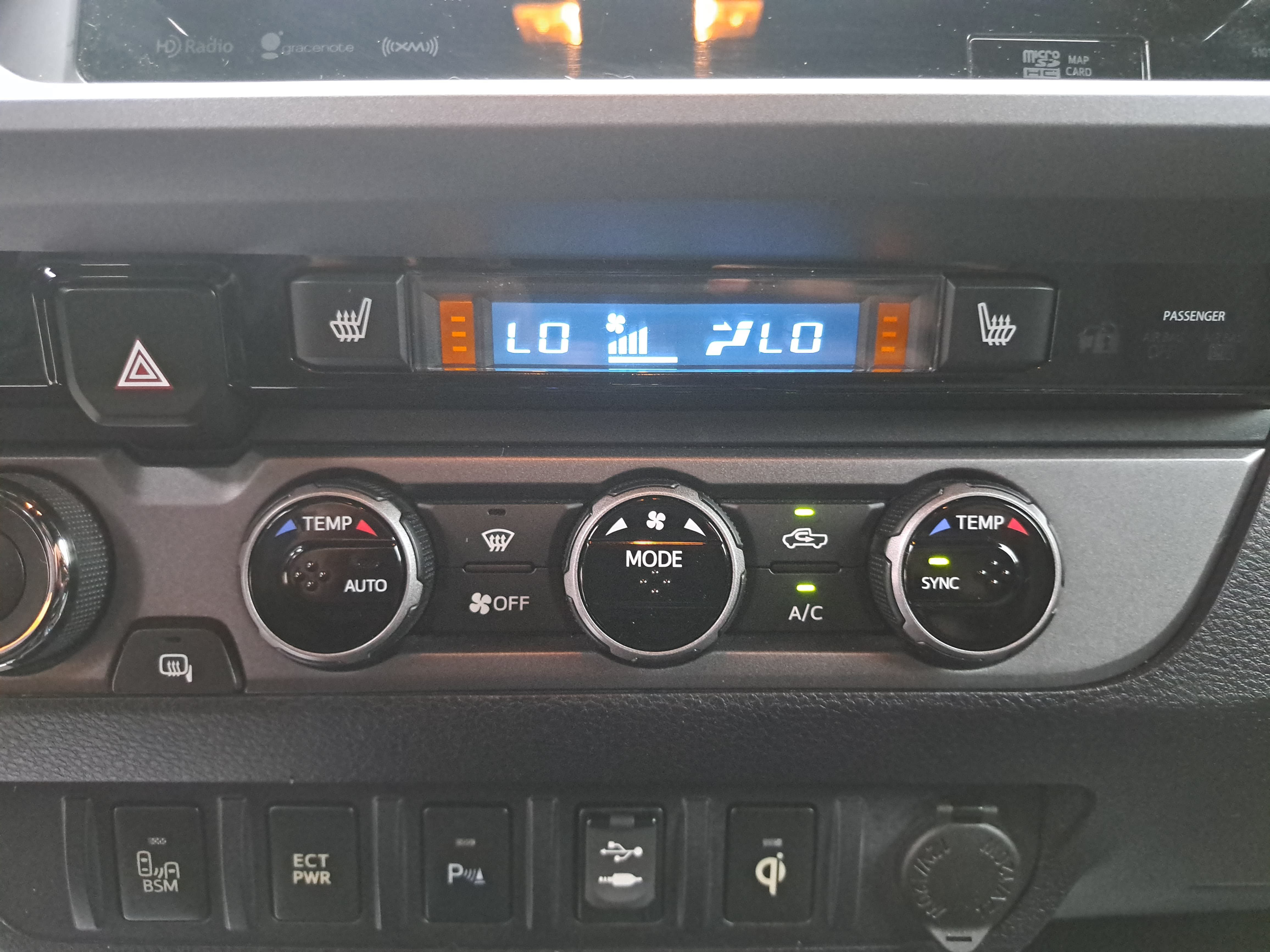 Used 2017 Toyota Tacoma TRD Sport w/ Premium & Technology Package AWD/4WD image 21