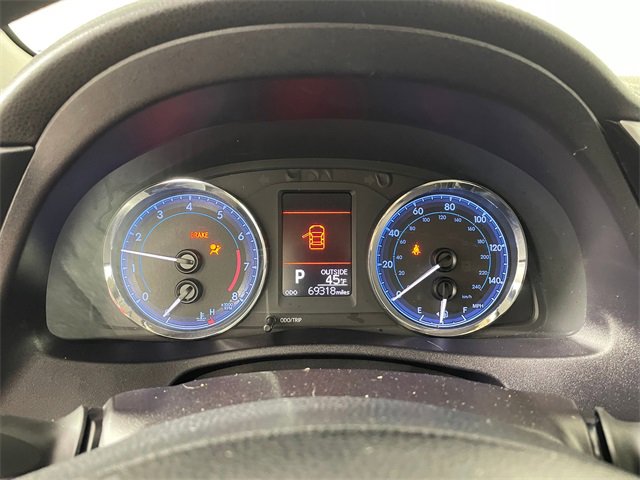 Used 2017 Toyota Corolla LE image 5