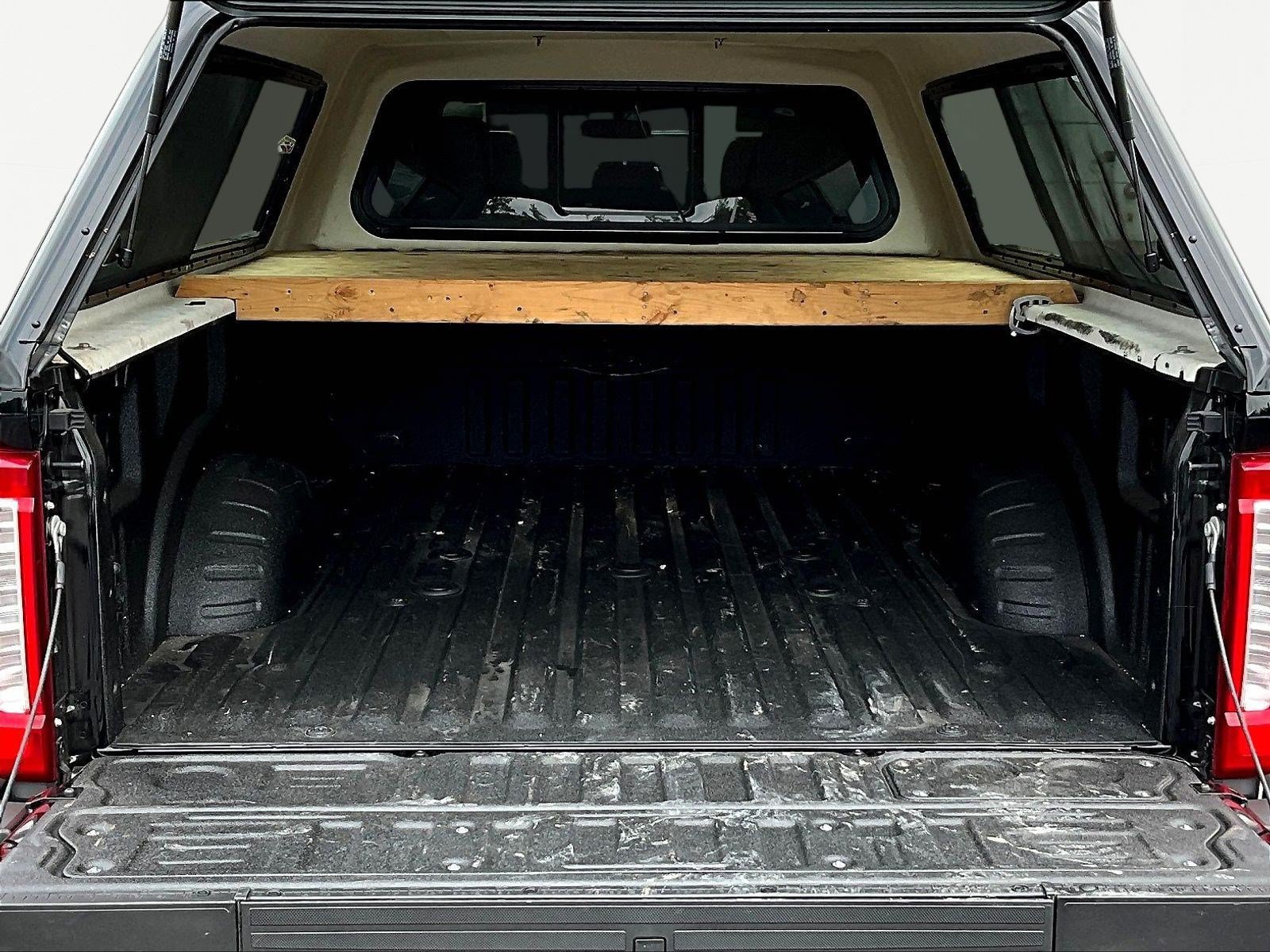 Used 2025 Ford F350 Lariat w/ Lariat Ultimate Package AWD/4WD image 7