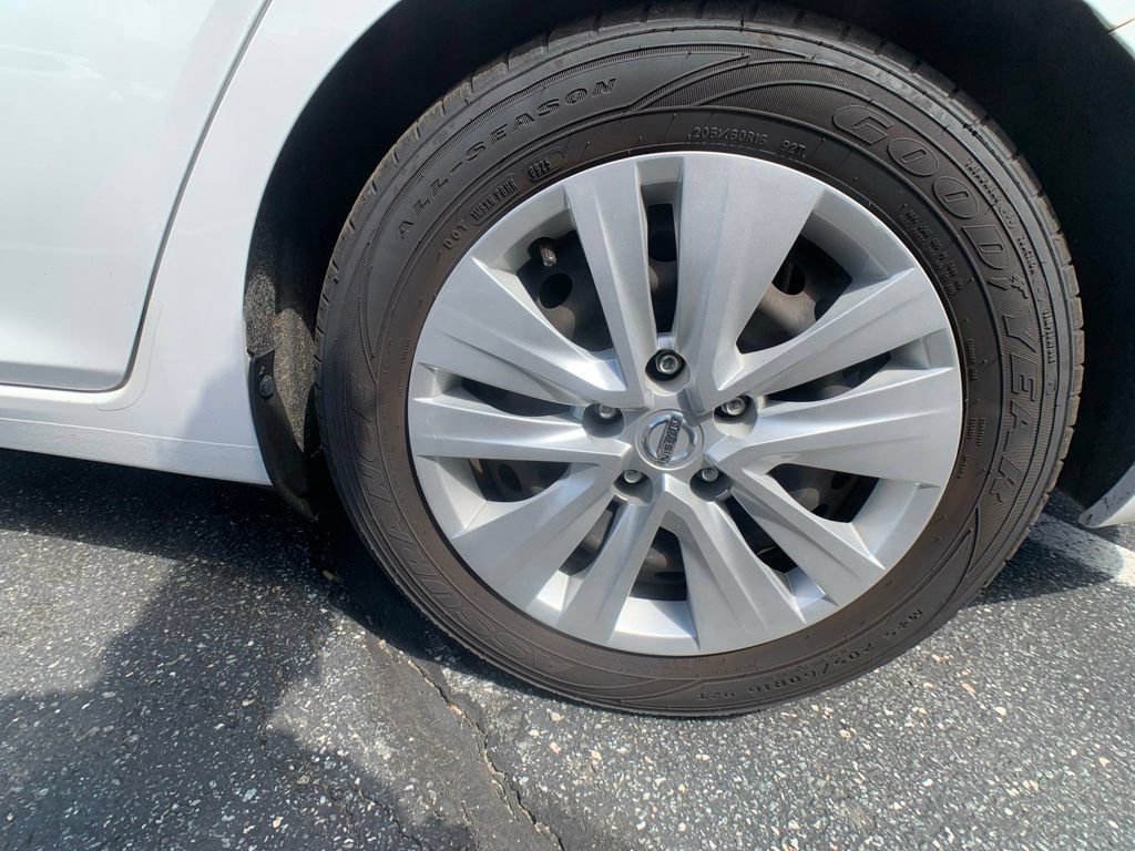 Used 2022 Nissan Sentra S FWD image 11