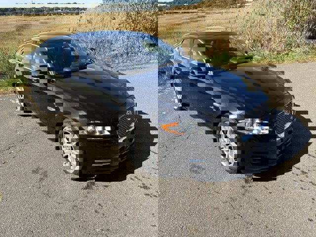 Used 2013 Jaguar XJ Base image 3