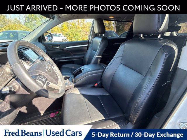Used 2019 Toyota Highlander XLE AWD/4WD image 16