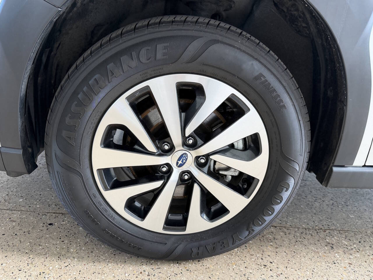 Used 2023 Subaru Outback Premium AWD/4WD image 19