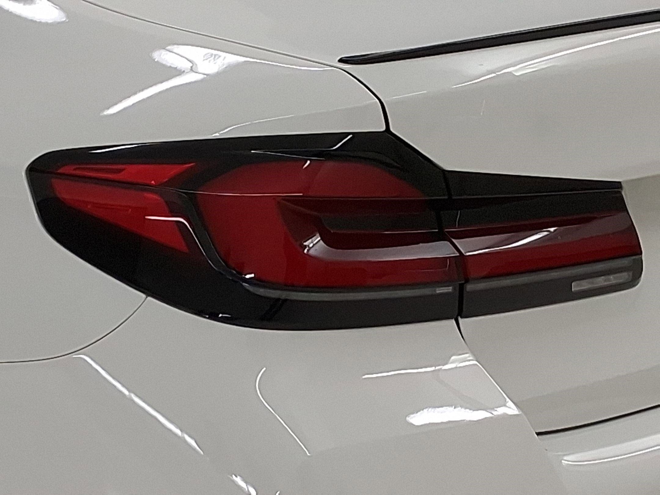 Certified 2023 BMW 530e 530e w/ M Sport Package image 11