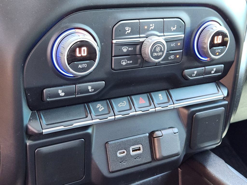 Used 2021 Chevrolet Silverado 1500 LT Trail Boss w/ LPO, Dark Essentials Package AWD/4WD image 10