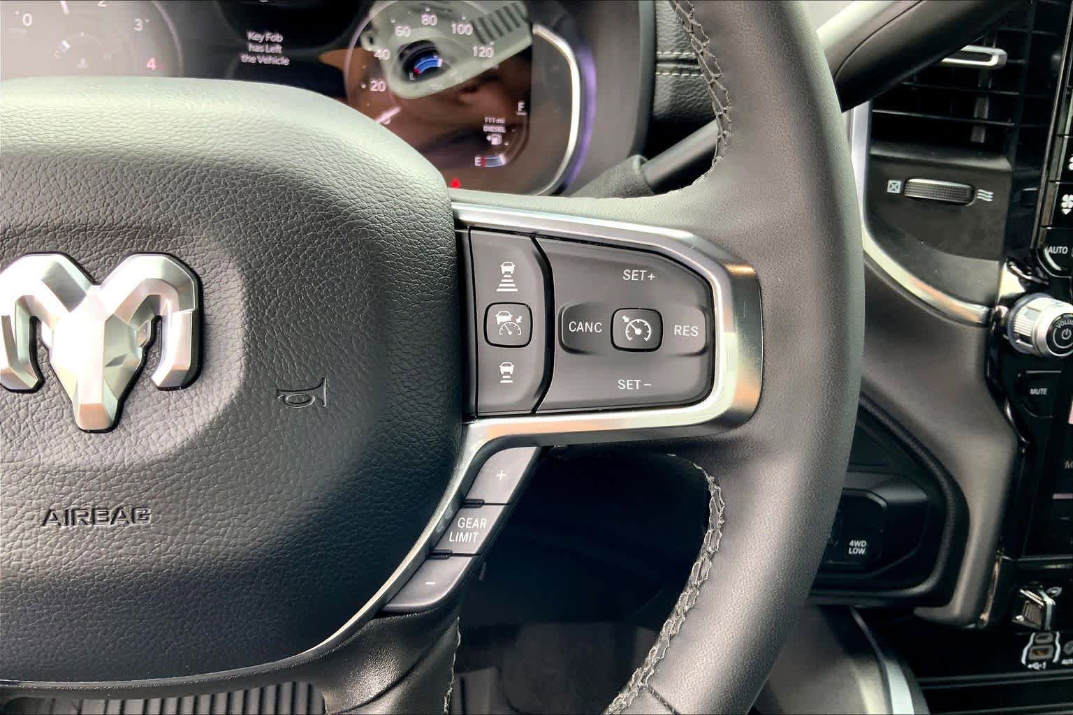 Used 2025 RAM 2500 Laramie AWD/4WD image 21
