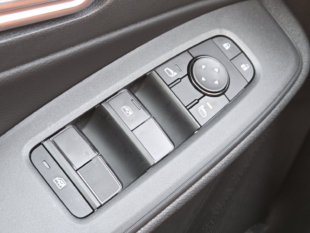 New 2026 Nissan Sentra SV w/ SV Convenience Package FWD image 23