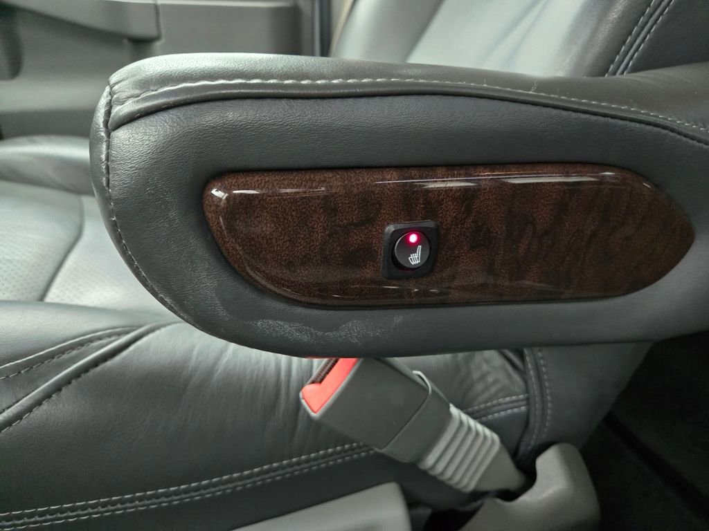 Used 2021 Chevrolet Express 2500 w/ Enhanced Convenience Package image 21