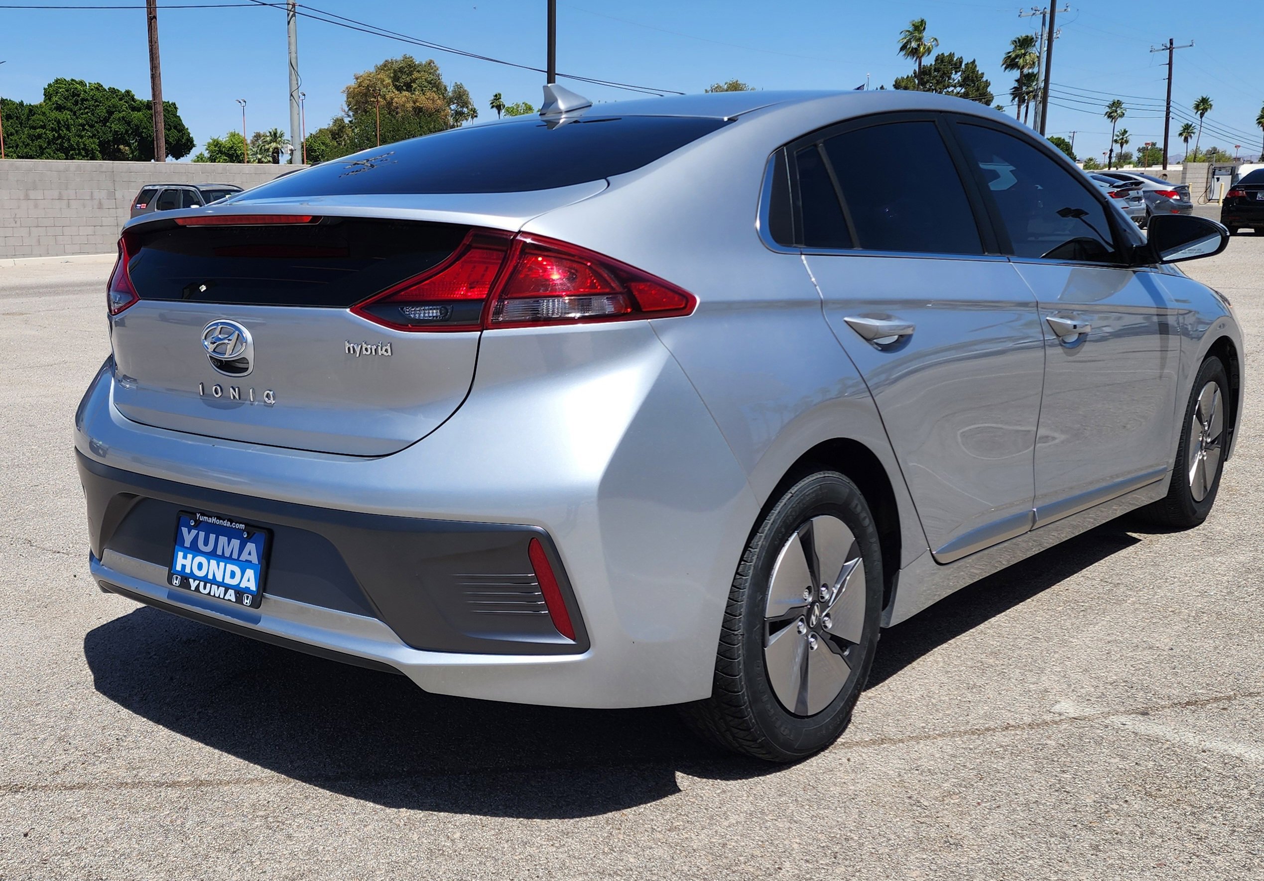 Used 2022 Hyundai Ioniq SE FWD image 5