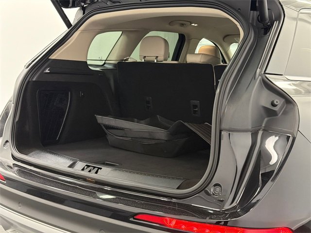 Used 2025 Lincoln Corsair AWD image 8