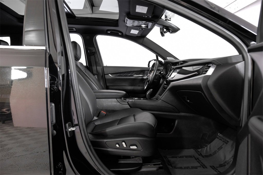 Used 2024 Cadillac XT6 Premium Luxury image 36