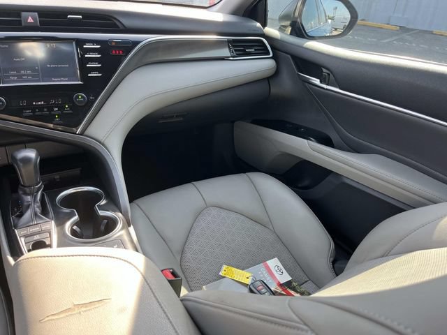 Used 2018 Toyota Camry XSE FWD image 14