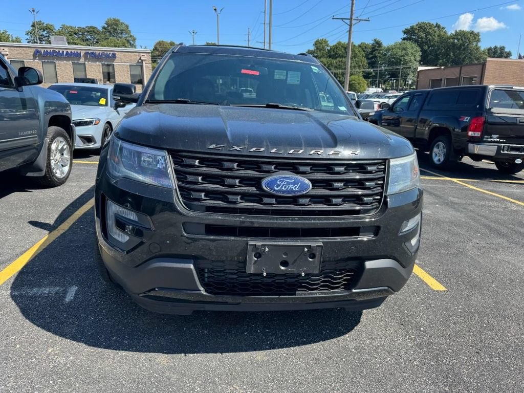 Used 2017 Ford Explorer Sport AWD/4WD image 3