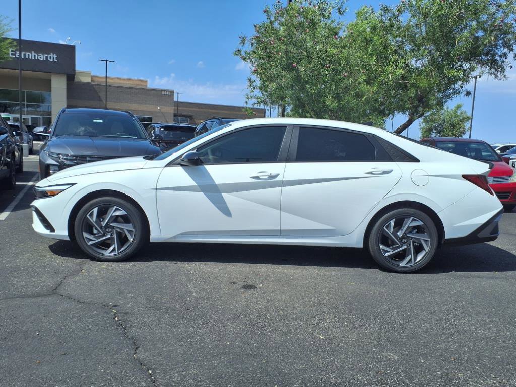 New 2025 Hyundai Elantra SEL image 3