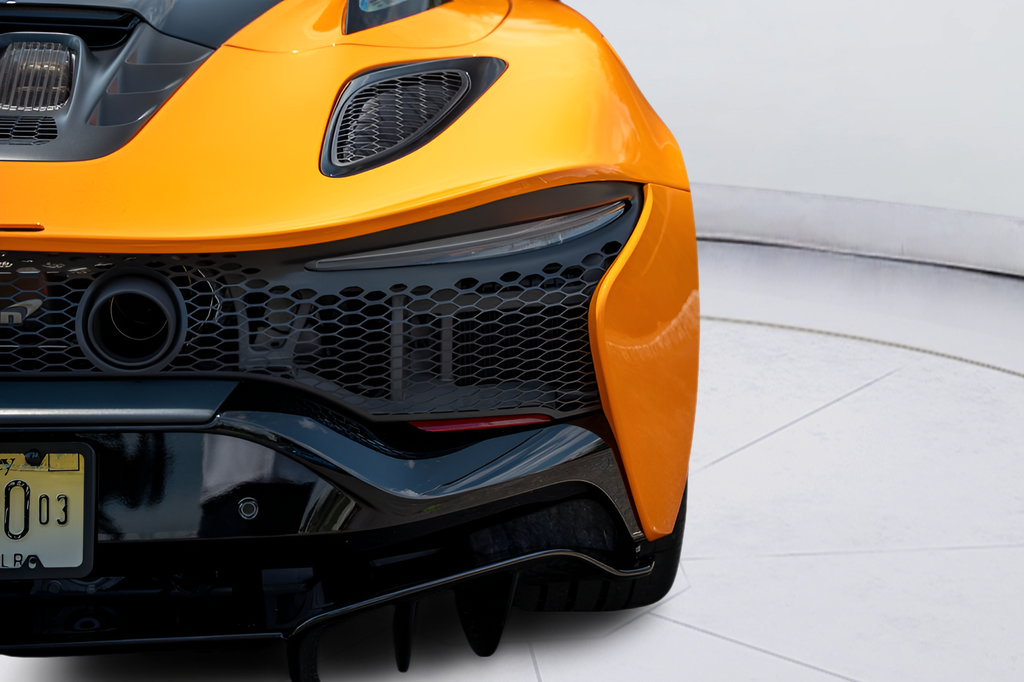 Used 2025 McLaren Artura Spider RWD image 28