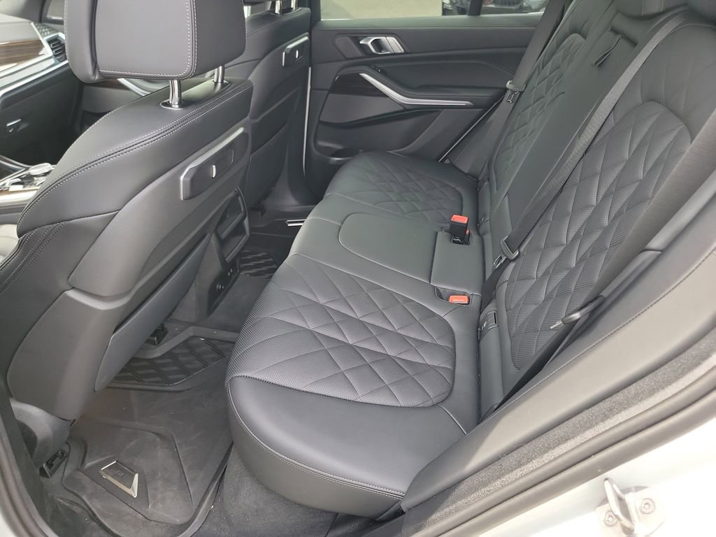 Certified 2025 BMW X5 xDrive50e w/ Premium Package image 10