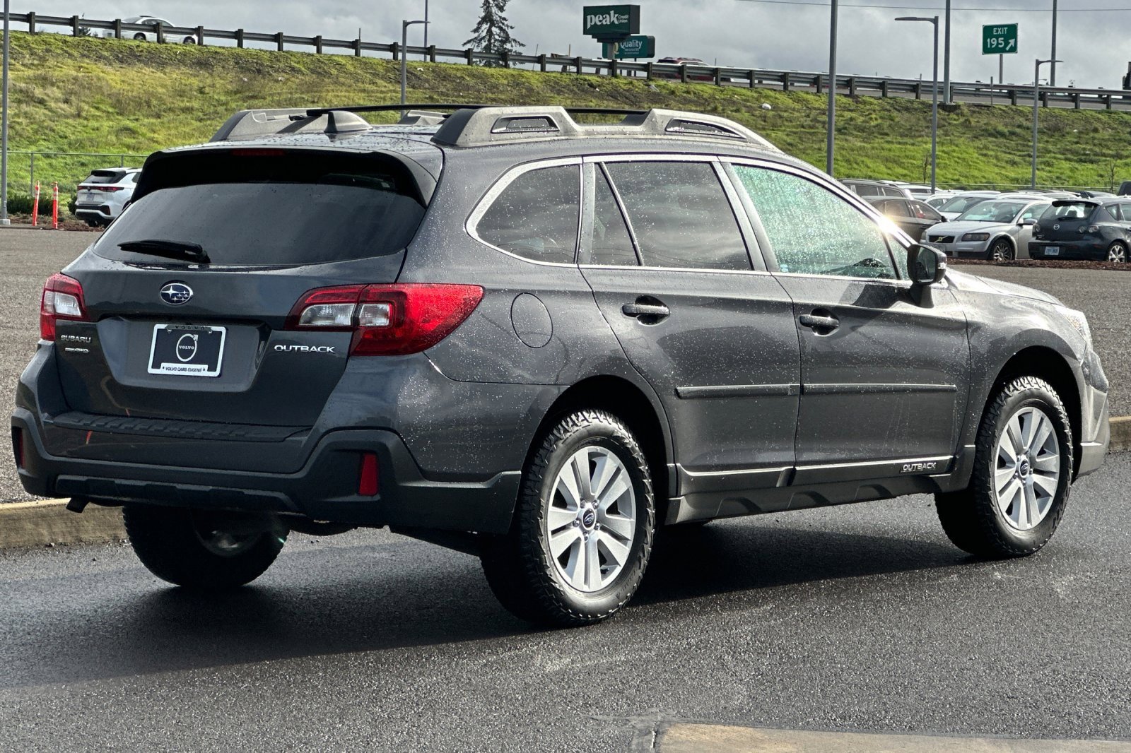 Used 2018 Subaru Outback 2.5i Premium image 3