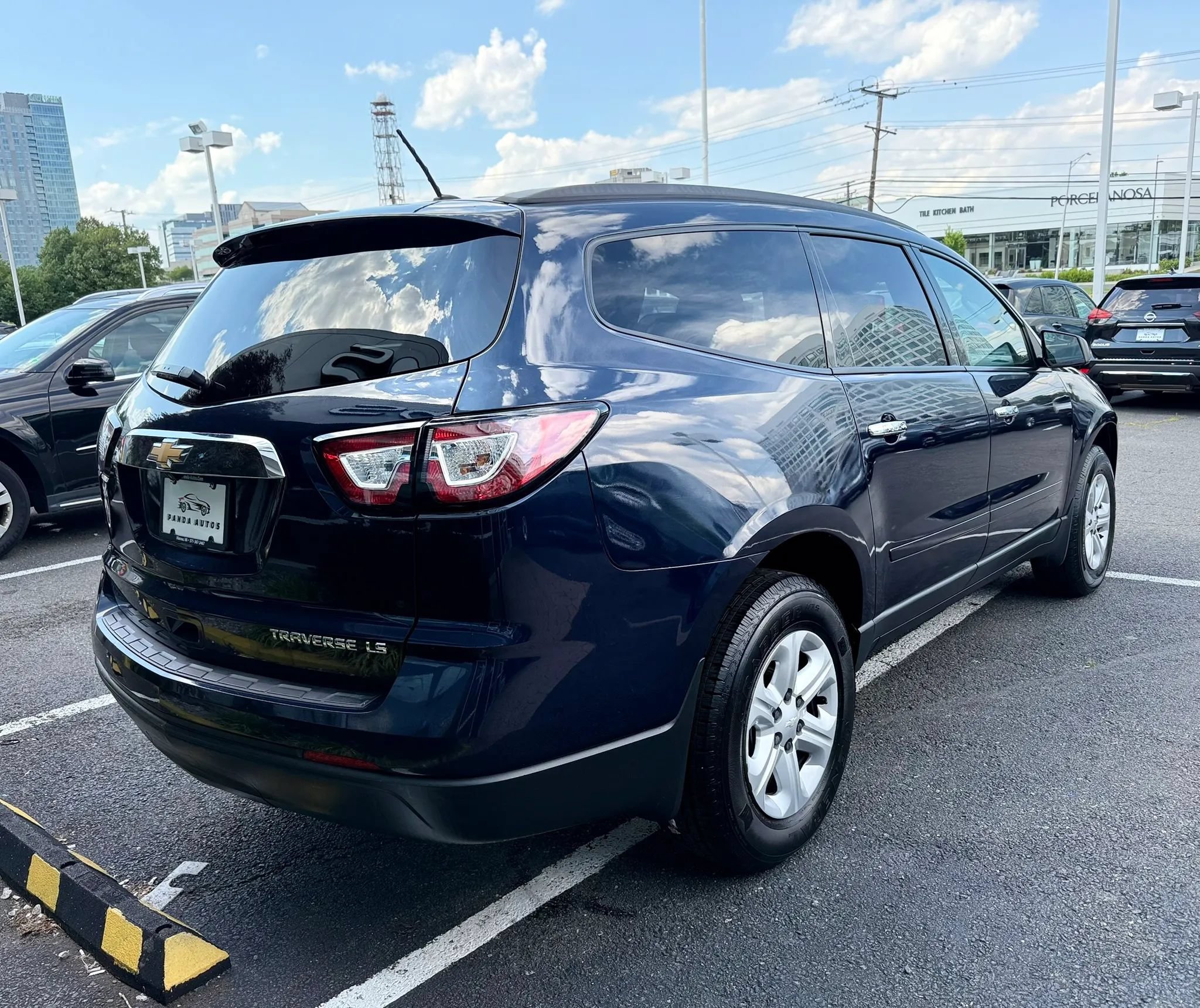Used 2015 Chevrolet Traverse LS FWD image 5