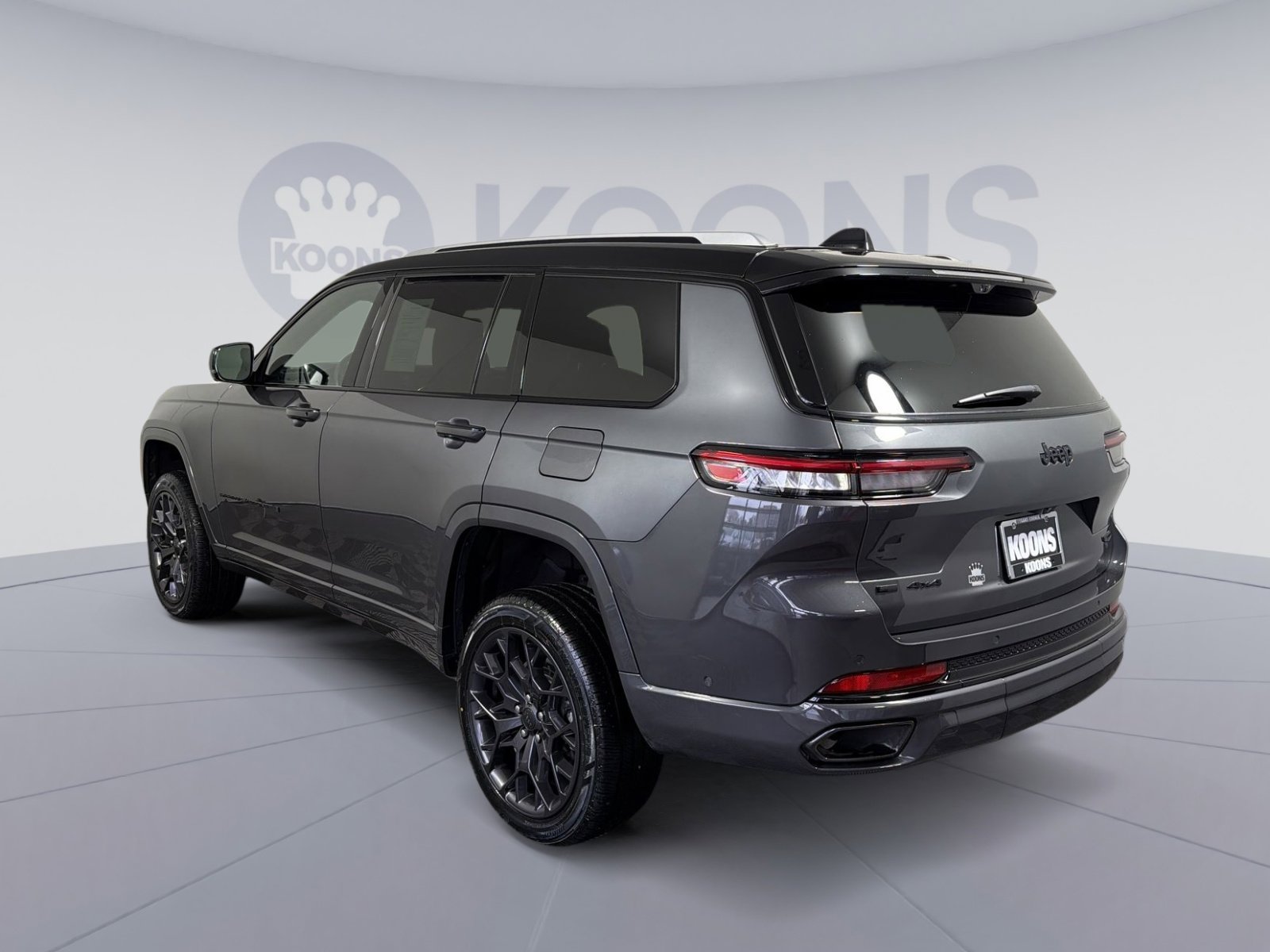 Used 2023 Jeep Grand Cherokee L Summit image 4