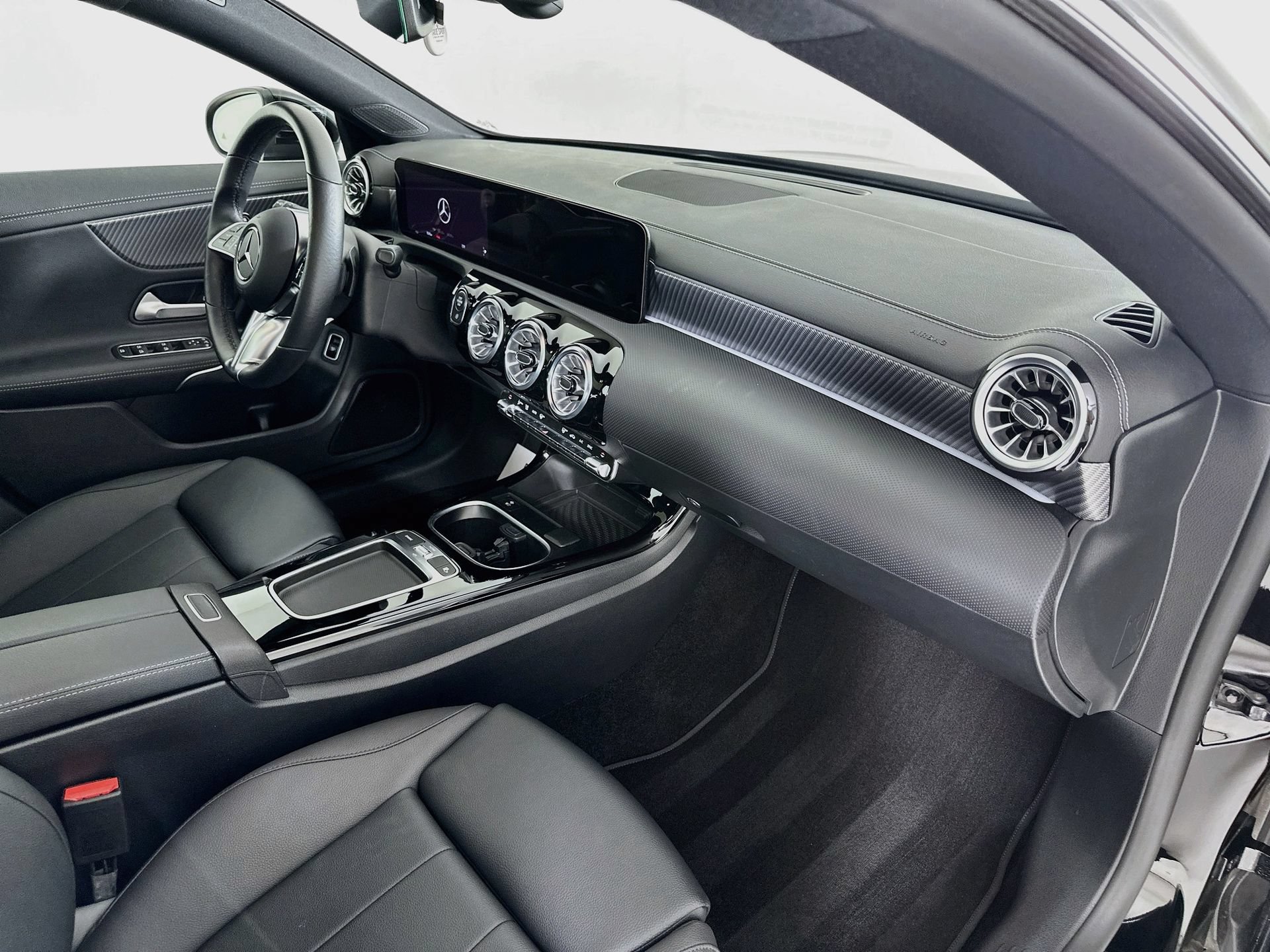 Certified 2025 Mercedes-Benz CLA 250 image 31