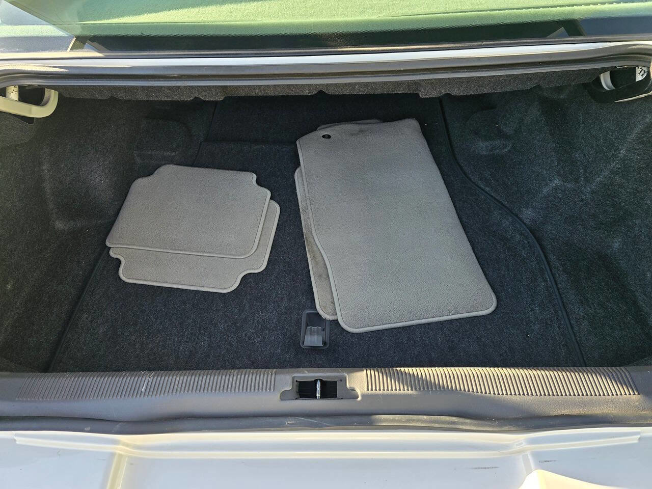 Used 2004 Lincoln LS image 15