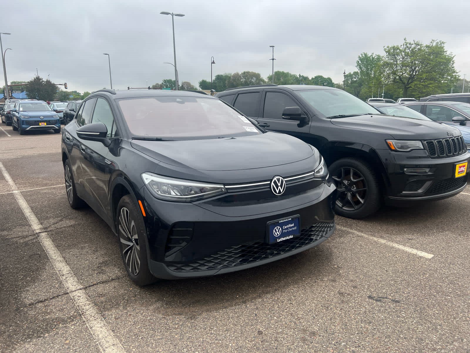 Used 2025 Volkswagen ID.4 Pro AWD/4WD image 2