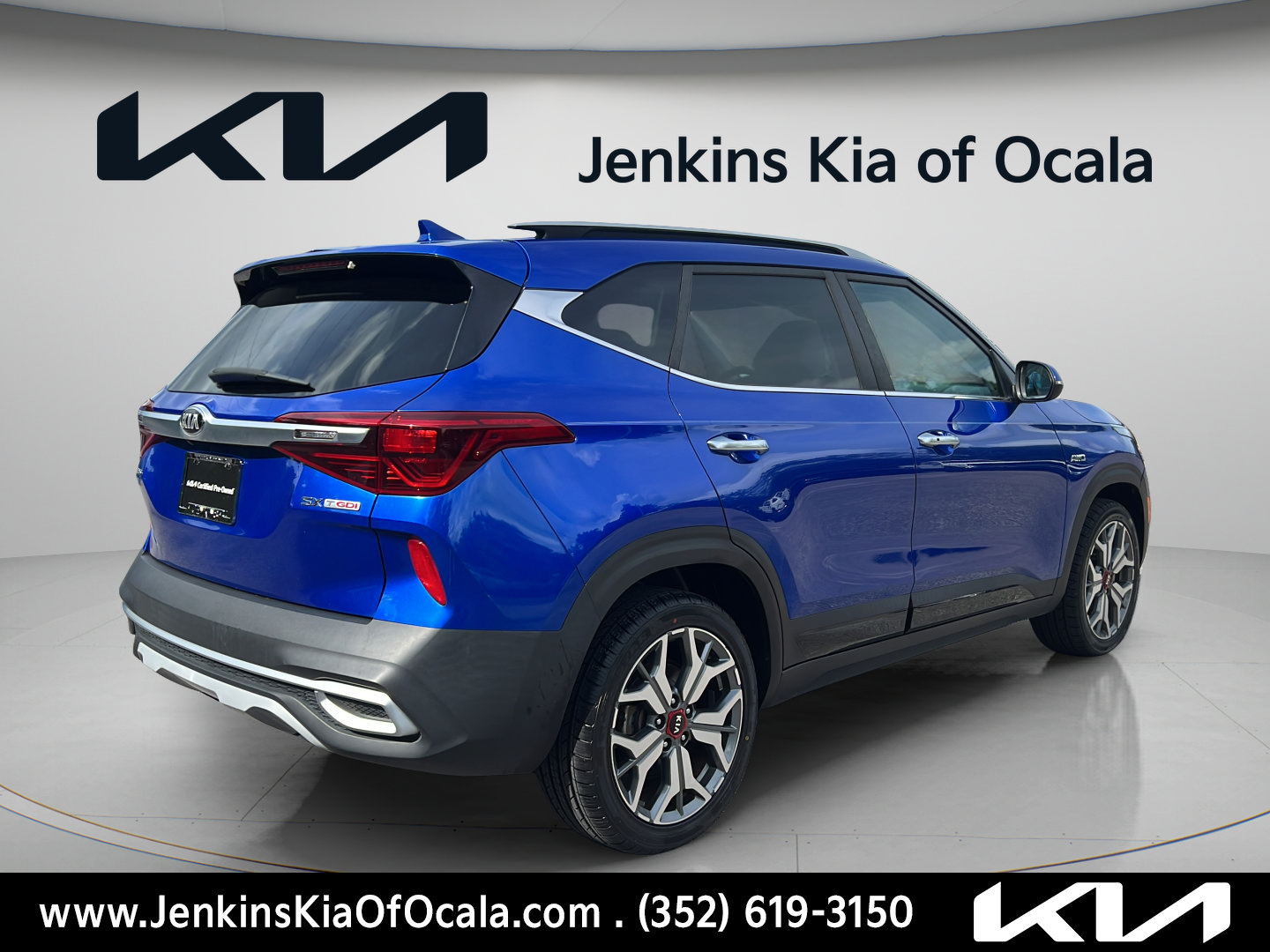 Certified 2021 Kia Seltos SX w/ SX Sunroof Package AWD/4WD image 3