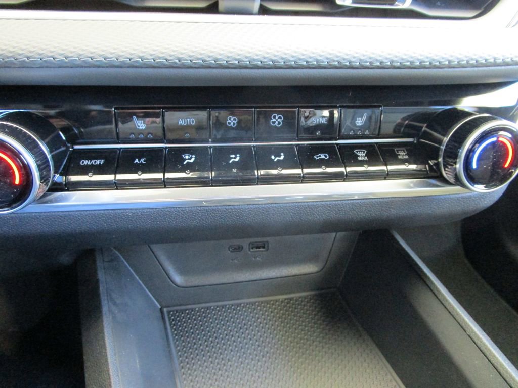 New 2026 Chevrolet Equinox LT w/ Convenience Package II image 31