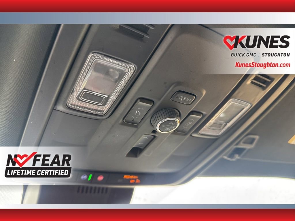 Used 2025 GMC Yukon Denali image 39