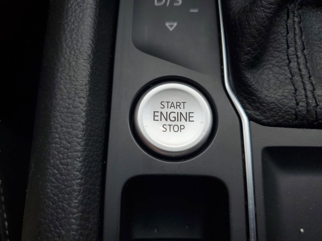 Used 2021 Volkswagen Atlas SE FWD image 22