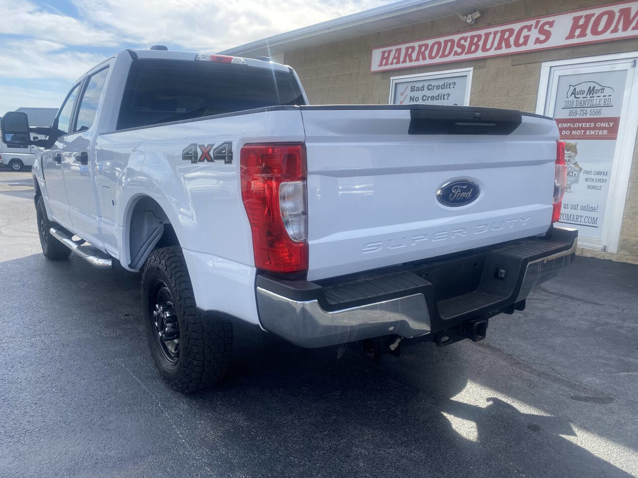 Used 2022 Ford F250 XL w/ Power Equipment Group image 9