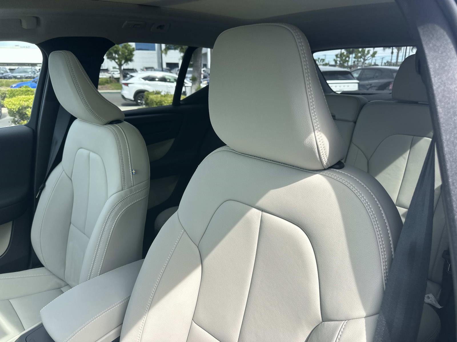 New 2026 Volvo XC40 B5 Plus w/ Protection Package Premier AWD/4WD image 15