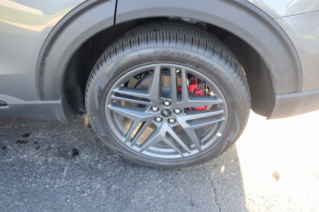 New 2026 Ford Explorer ST image 19