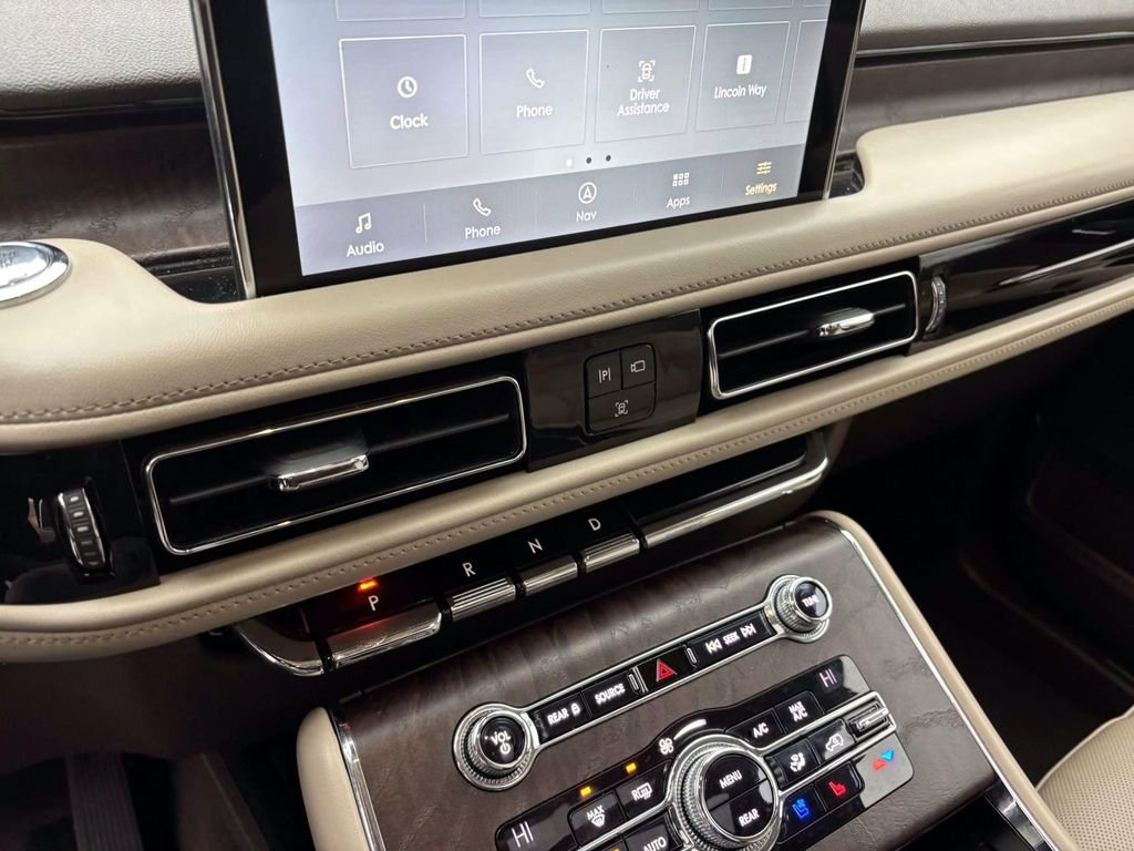 Used 2020 Lincoln Aviator Reserve w/ Equipment Group 201A image 22