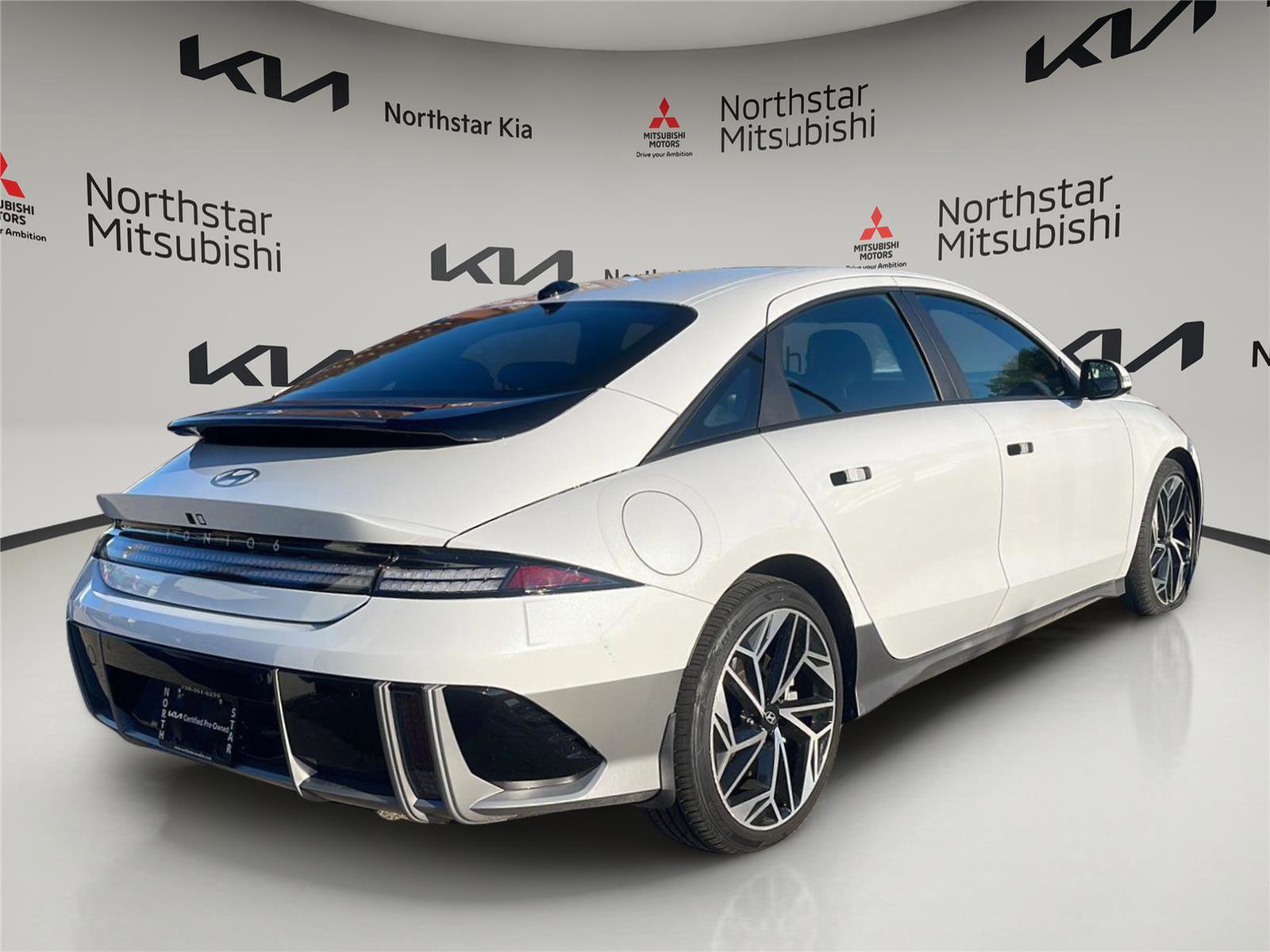 Used 2023 Hyundai Ioniq 6 SEL AWD/4WD image 4