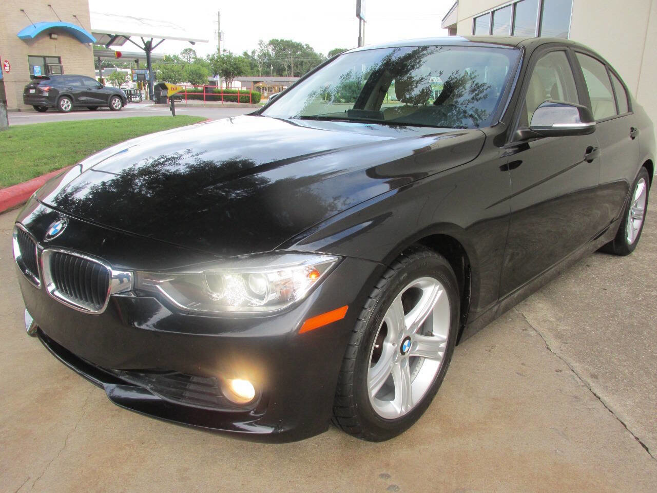 Used 2014 BMW 328i xDrive Sedan image 3