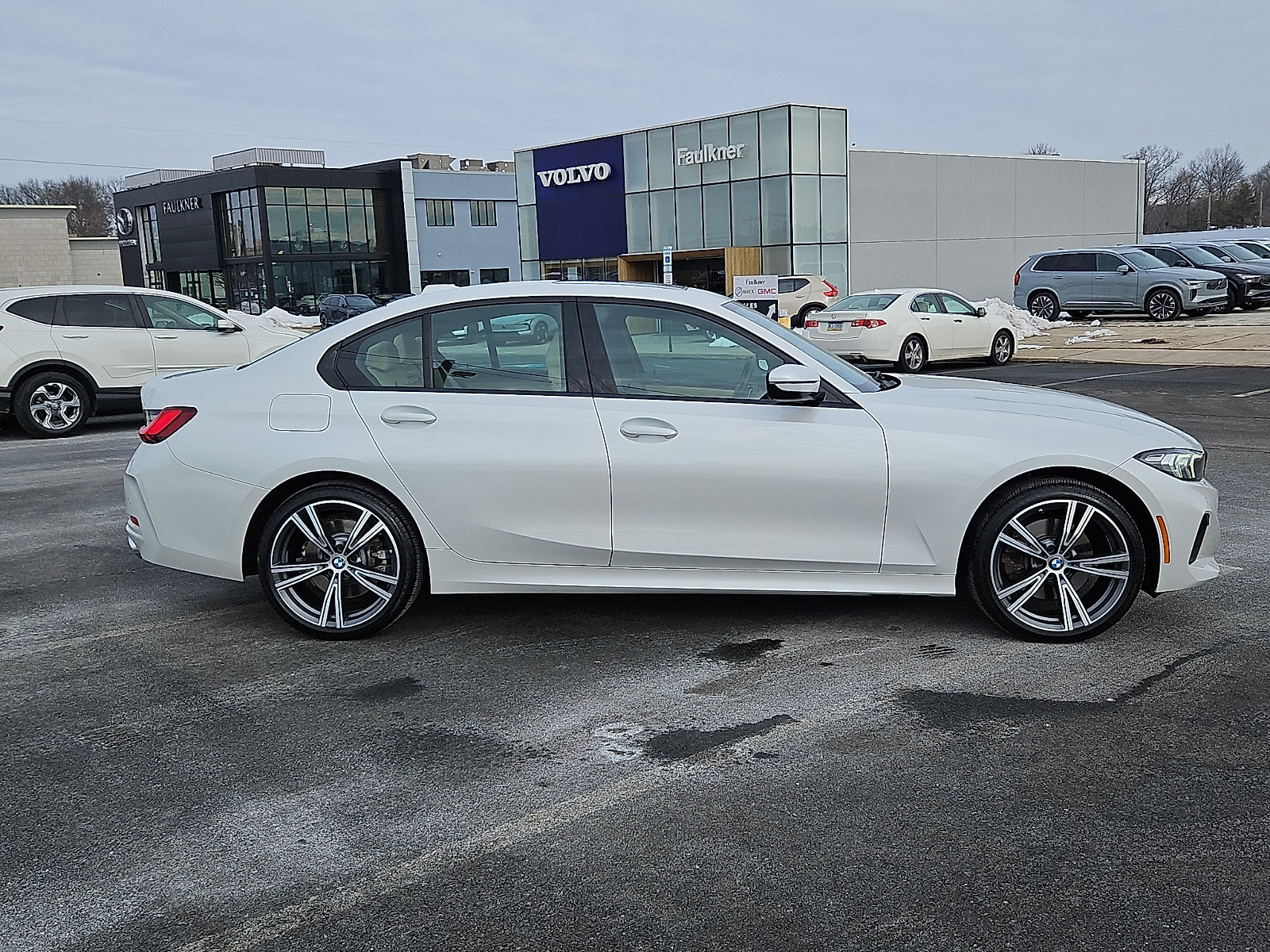 Used 2023 BMW 330i xDrive Sedan w/ Driving Assistance Package AWD/4WD image 7