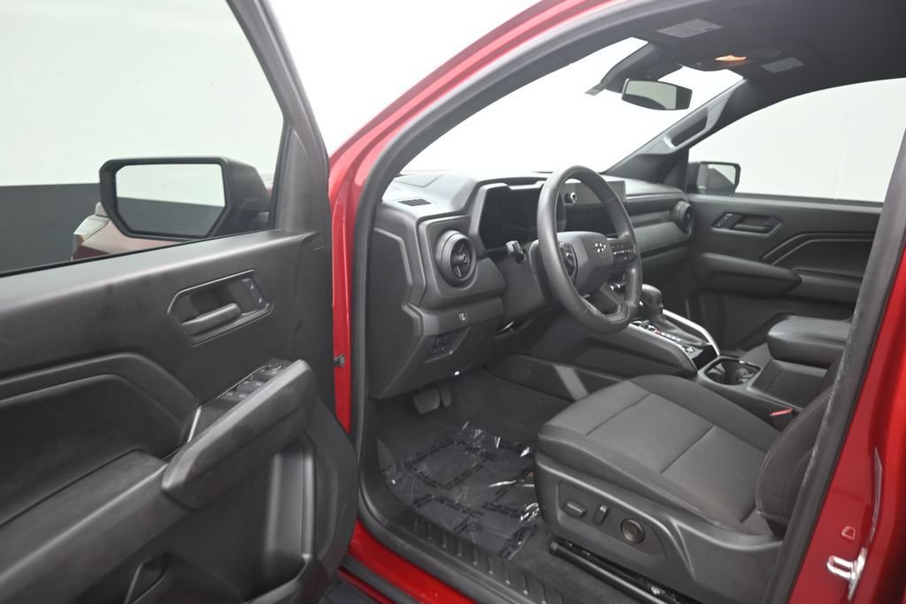 Used 2024 Chevrolet Colorado Trail Boss w/ Advanced Trailering Package AWD/4WD image 10