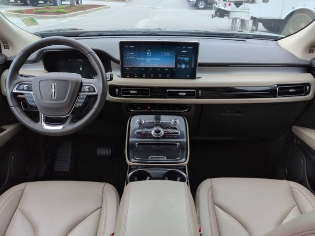 Used 2023 Lincoln Nautilus FWD w/ Premium Package image 15