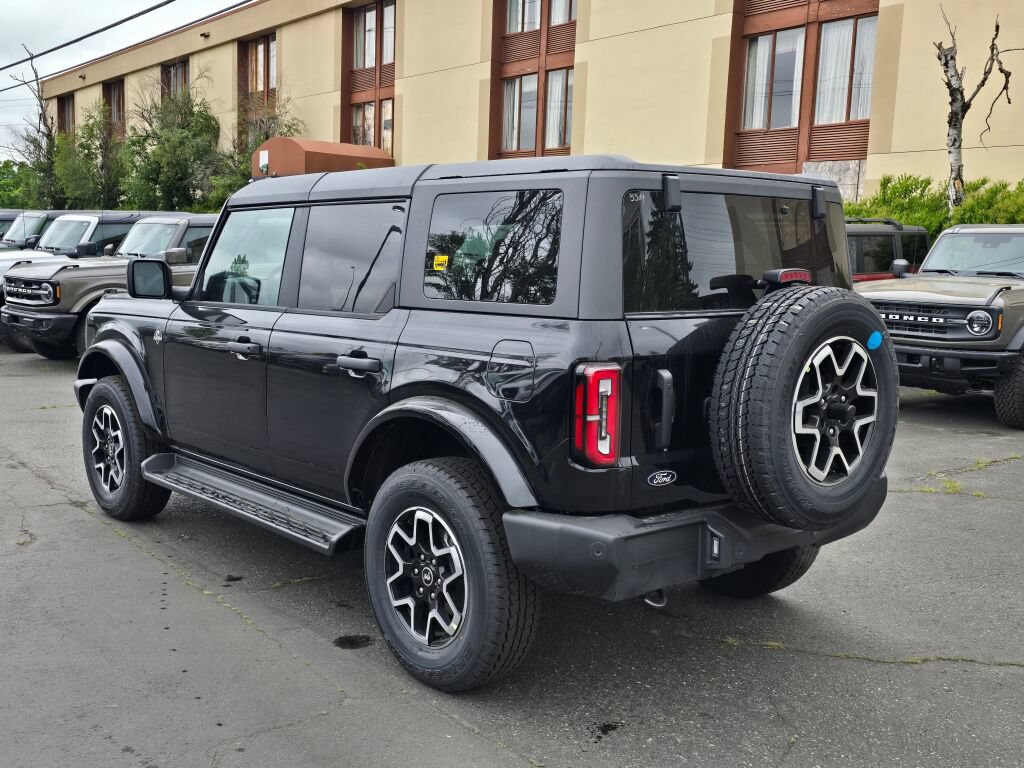 New 2026 Ford Bronco Outer Banks AWD/4WD image 3